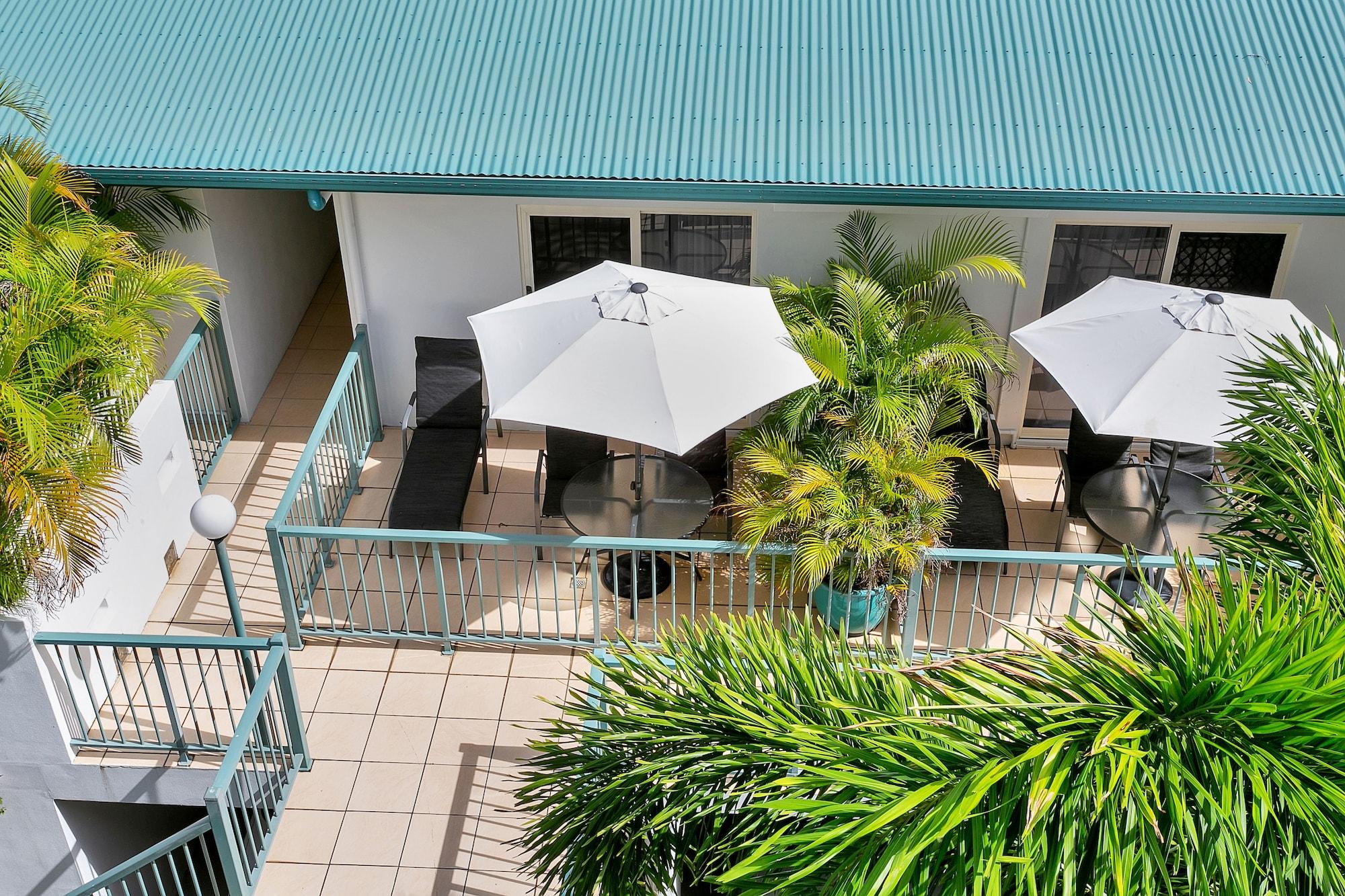 Beachfront Apartments On Trinity Beach Bagian luar foto