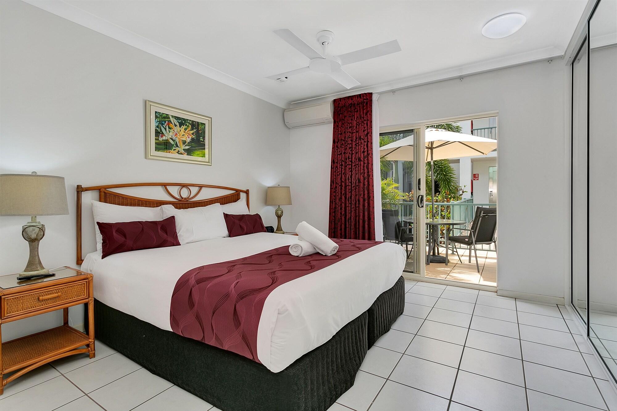 Beachfront Apartments On Trinity Beach Bagian luar foto