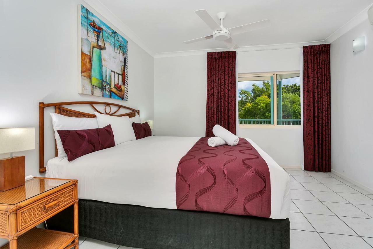 Beachfront Apartments On Trinity Beach Bagian luar foto