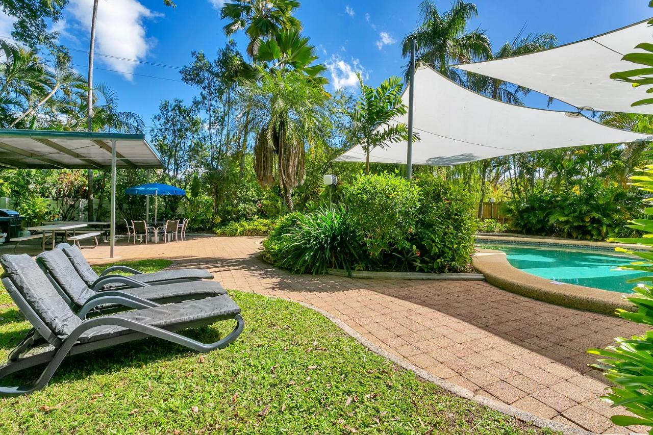 Beachfront Apartments On Trinity Beach Bagian luar foto