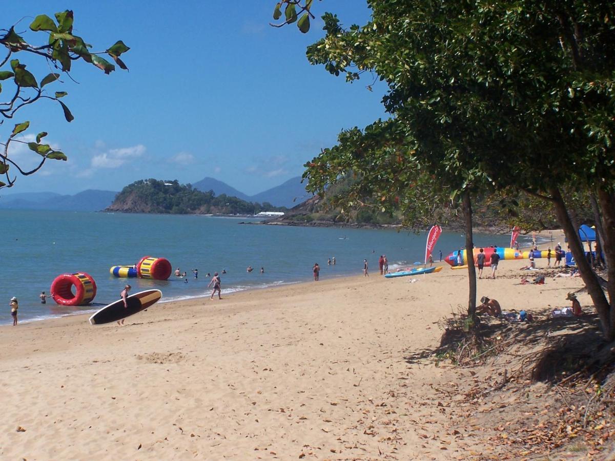 Beachfront Apartments On Trinity Beach Bagian luar foto